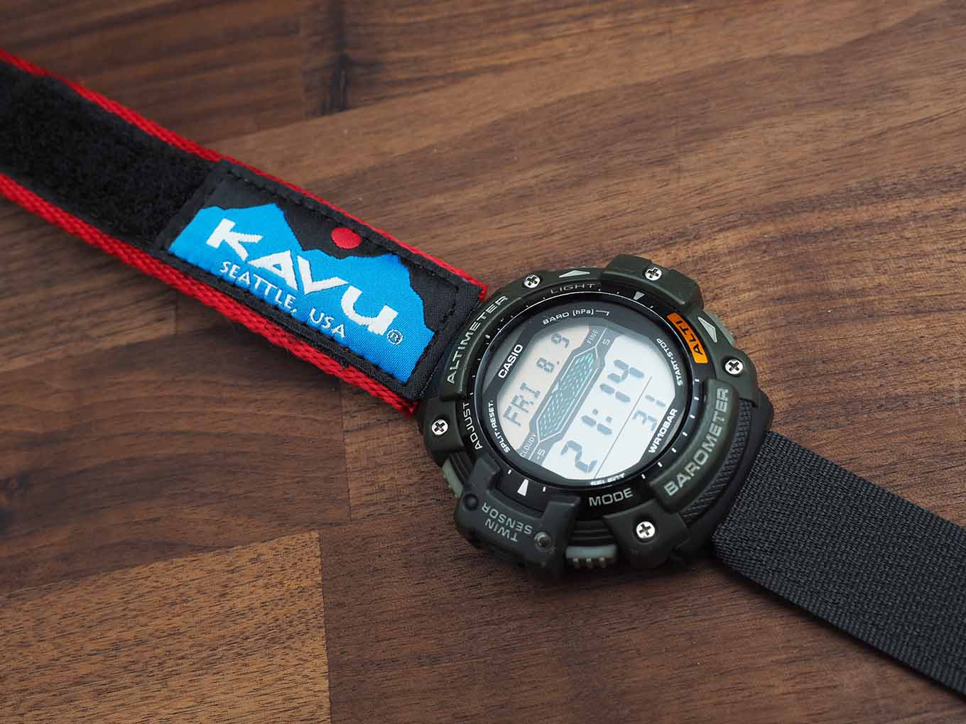 腕時計のベルトをKAVUウォッチバンドに替えました。amazon.comで購入