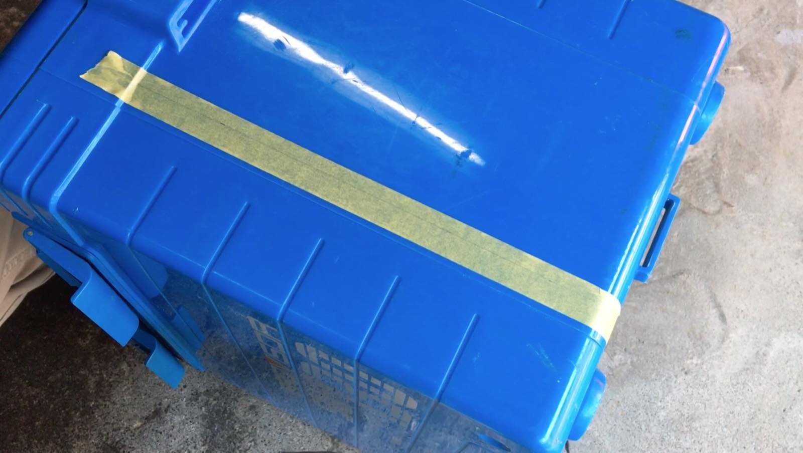 クーラーボックスに格安で取り付けるロッドスタンド アリエクスプレスで購入して取り付けました Estudio Personal